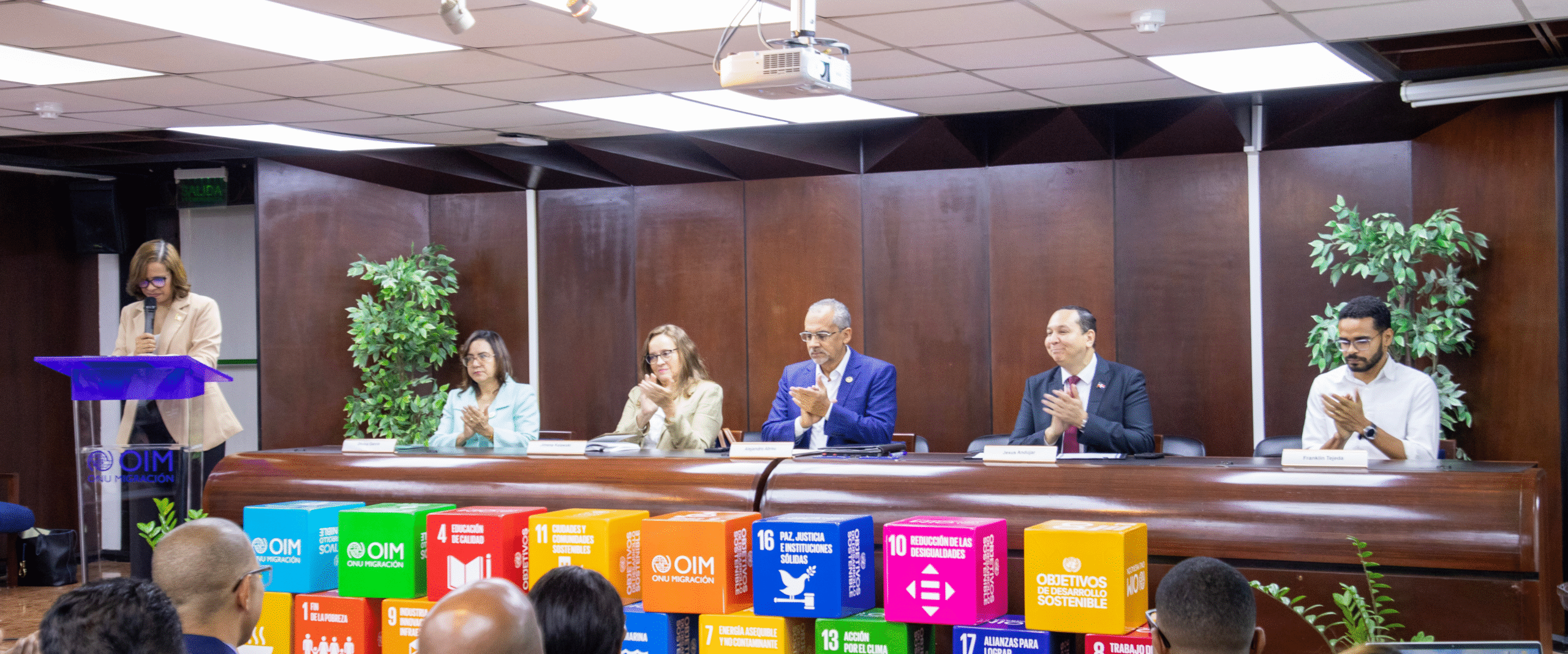 CND e IDEICE presentan estudio sobre uso de vapeadores